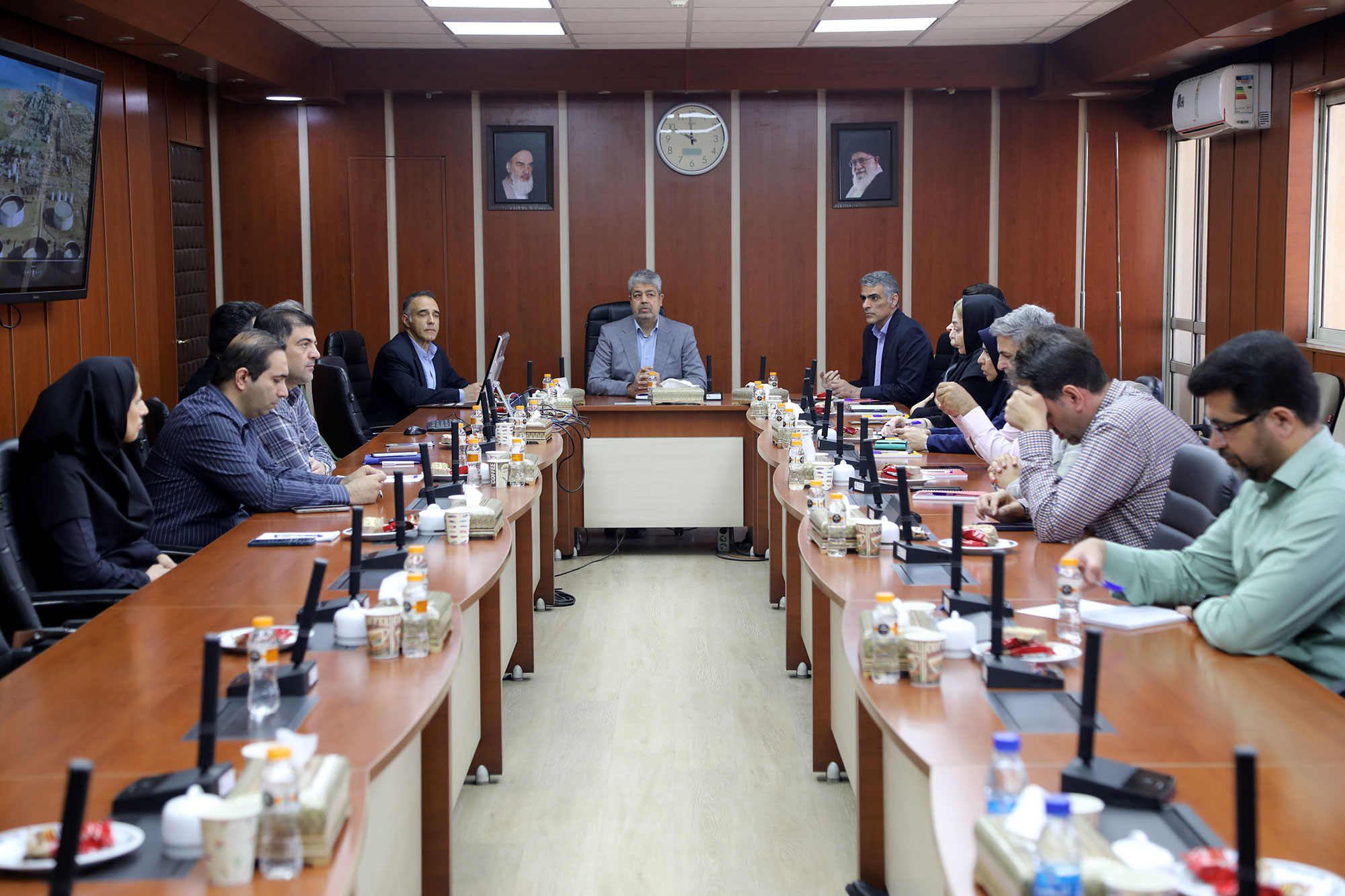برگزاری جلسه هم‌اندیشی روسا و کارکنان آموزش مرکزی شرکت ملی نفت با آموزش ستاد شرکت نفت فلات قاره ایران